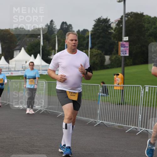 13.09.2026 - Kiel Lauf Andreas Tolksdorf http://msf.ph/oto/10330506 13.09.2026 09:32:22 Kiellinie 5497, 1290, 0, 48, 5688 meine-sportfotos.de