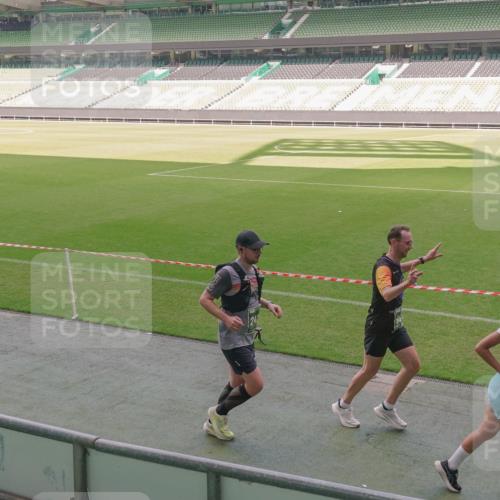 13.09.2026 - 21. swb-Marathon Bremen Michael Burmester http://msf.ph/oto/10330526 13.09.2026 13:01:56 Laufen im Stadion 150, 242, 282, 318, 440, 531, 687, 722, 930, 936, 946, 1006, 1067, 1163, 1250, 1436, 1448, 1582, 1896, 2033, 2047, 2062, 2292, 2345, 2364, 2370, 2378, 2409, 2427, 2485, 2490, 2491, 2560, 2561, 2627, 2638, 2658, 2666, 2668, 2708, 2781, 2967, 2987, 3013, 3044, 3163, 3164, 3173, 3187, 3248, 3258, 3294, 3334, 3372, 3374, 3375, 3385, 3392, 3524, 3526, 3527, 3603, 3642, 3667, 3721, 3774, 3806, 3852, 3856, 3893, 4000, 4506, 4558 meine-sportfotos.de
