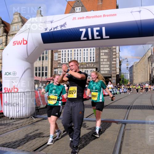 13.09.2026 - 21. swb-Marathon Bremen Tim E. http://msf.ph/oto/10330575 13.09.2026 11:03:58 Ziel 10090, 10091, 10327, 10420, 10429, 10569, 10796, 10902, 10950, 11211, 11411, 11595, 11655, 11746, 11868, 12074 meine-sportfotos.de