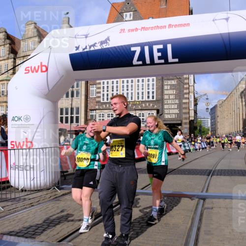 13.09.2026 - 21. swb-Marathon Bremen Tim E. http://msf.ph/oto/10330585 13.09.2026 11:03:59 Ziel 10090, 10091, 10327, 10357, 10420, 10429, 10569, 10796, 10902, 10950, 11211, 11411, 11595, 11655, 11746, 11868, 12074 meine-sportfotos.de