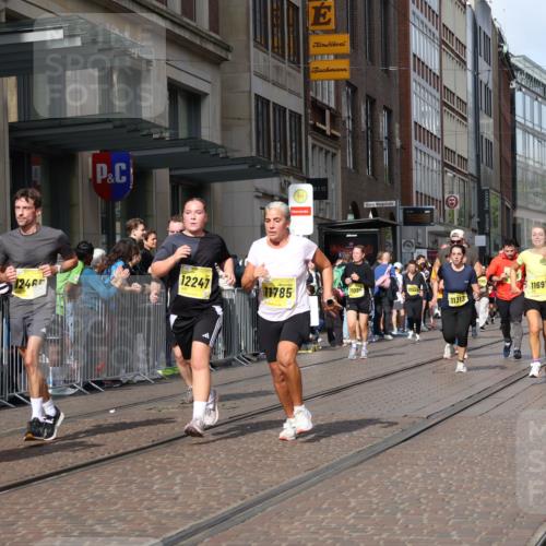 13.09.2026 - 21. swb-Marathon Bremen Strokosch-Dieckow http://msf.ph/oto/10330588 13.09.2026 11:02:48 Ziel 10150, 10185, 10195, 10237, 10528, 10531, 10598, 10715, 10727, 10731, 10959, 11070, 11095, 11313, 11493, 11676, 11697, 11830, 11836, 12068, 12214, 12421, 12432, 12448, 12465, 12483, 10190, 10296, 10633, 10783, 10945, 10954, 10955, 10985, 11096, 11107, 11137, 11261, 11508, 11526, 11554, 11564, 11662, 11701, 11719, 11730, 11776, 11785, 11890, 11945, 12071, 12154, 12169, 12247, 12252, 12429, 12451, 12465, 12489 meine-sportfotos.de