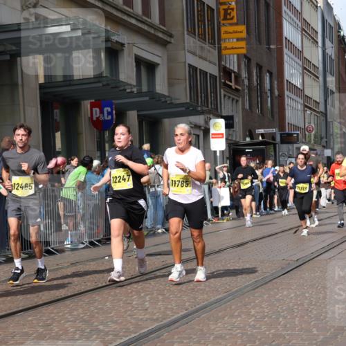 13.09.2026 - 21. swb-Marathon Bremen Strokosch-Dieckow http://msf.ph/oto/10330603 13.09.2026 11:02:48 Ziel 10150, 10185, 10195, 10237, 10528, 10531, 10598, 10715, 10727, 10731, 10959, 11070, 11095, 11313, 11493, 11676, 11697, 11830, 11836, 12068, 12214, 12421, 12432, 12448, 12465, 12483, 10190, 10296, 10633, 10783, 10945, 10954, 10955, 10985, 11096, 11107, 11137, 11261, 11508, 11526, 11554, 11564, 11662, 11701, 11719, 11730, 11776, 11785, 11890, 11945, 12071, 12154, 12169, 12247, 12252, 12429, 12451, 12465, 12489 meine-sportfotos.de