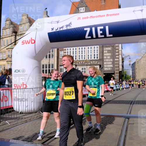 13.09.2026 - 21. swb-Marathon Bremen Tim E. http://msf.ph/oto/10330604 13.09.2026 11:03:59 Ziel 10090, 10091, 10327, 10357, 10420, 10429, 10569, 10796, 10902, 10950, 11211, 11411, 11595, 11655, 11746, 11868, 12074 meine-sportfotos.de