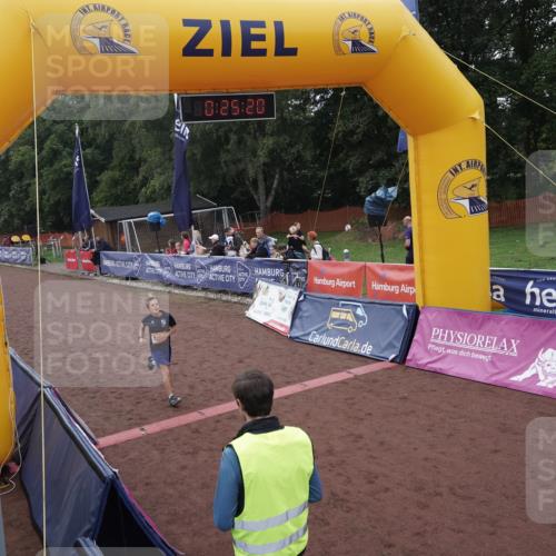 13.09.2026 - Airport Race Dennis Weichert http://msf.ph/oto/10330614 13.09.2026 10:25:53 Ziel 5063, 5139, 5414 meine-sportfotos.de