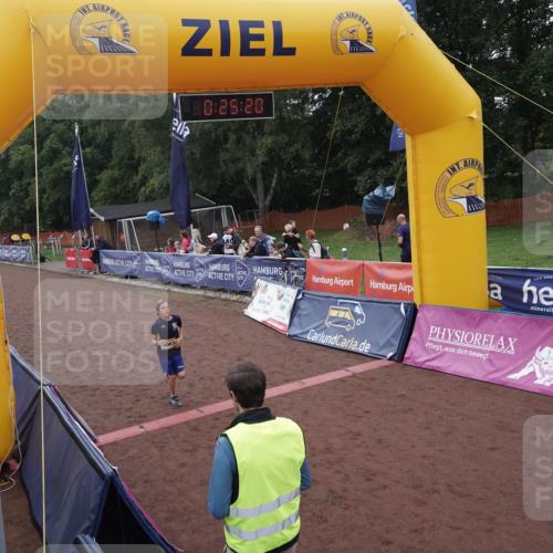 13.09.2026 - Airport Race Dennis Weichert http://msf.ph/oto/10330626 13.09.2026 10:25:54 Ziel 5063, 5139, 5414 meine-sportfotos.de