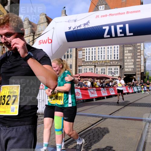 13.09.2026 - 21. swb-Marathon Bremen Tim E. http://msf.ph/oto/10330650 13.09.2026 11:04:00 Ziel 10090, 10091, 10327, 10357, 10420, 10429, 10569, 10796, 10902, 10950, 11211, 11325, 11411, 11451, 11595, 11655, 11746, 11868, 12074 meine-sportfotos.de