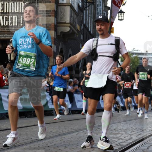 13.09.2026 - 21. swb-Marathon Bremen Strokosch-Dieckow http://msf.ph/oto/10330676 13.09.2026 13:15:08 Ziel 615, 616, 889, 1455, 1748, 2251, 2847, 2971, 2997, 3012, 3057, 3175, 3206, 3834, 4097, 4226, 4246, 4569, 4586, 4968, 5315, 5471, 5649, 5796, 5962, 6379, 6404, 6472, 6528, 7251, 7782, 8409, 9242, 9523, 9797, 10016, 13141, 1664, 3357, 3743, 4111, 4646, 5003, 5149, 5385, 6011, 6773, 6902, 7497, 7515, 7717, 7730, 8086, 8254, 8255, 9253, 9483, 13137, 13139 meine-sportfotos.de