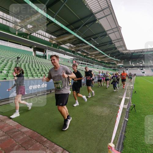 13.09.2026 - 21. swb-Marathon Bremen Michael Burmester http://msf.ph/oto/10330719 13.09.2026 13:36:30 Laufen im Stadion 444, 462, 491, 496, 590, 657, 799, 1015, 1132, 1135, 1279, 1432, 1620, 1726, 1762, 1887, 1934, 1951, 1965, 1974, 1977, 2078, 2227, 2335, 2578, 2639, 2650, 2688, 2789, 2842, 2892, 2894, 2933, 2939, 3090, 3161, 3169, 3178, 3299, 3303, 3406, 3408, 3463, 3472, 3498, 3555, 3570, 3573, 3588, 3640, 3731, 3779, 3801, 3839, 3985, 3992, 3993, 4084, 4145, 4200, 4210, 4290, 4464, 4538, 4801, 4880, 4967, 5000, 5034, 5182, 5332, 5461, 5679, 5818 meine-sportfotos.de