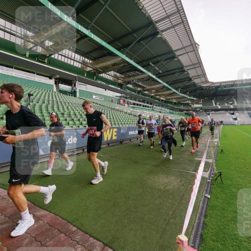 13.09.2026 - 21. swb-Marathon Bremen Michael Burmester http://msf.ph/oto/10330734 13.09.2026 13:36:31 Laufen im Stadion 444, 462, 491, 496, 590, 657, 799, 1015, 1132, 1135, 1279, 1432, 1620, 1726, 1762, 1887, 1934, 1951, 1965, 1974, 1977, 2078, 2227, 2578, 2639, 2650, 2688, 2789, 2842, 2892, 2894, 2933, 2939, 3090, 3161, 3169, 3178, 3299, 3303, 3406, 3408, 3463, 3472, 3498, 3555, 3570, 3573, 3588, 3640, 3731, 3779, 3801, 3839, 3985, 3992, 3993, 4084, 4145, 4200, 4210, 4290, 4464, 4538, 4801, 4880, 4967, 5000, 5034, 5182, 5332, 5461, 5679, 5818 meine-sportfotos.de