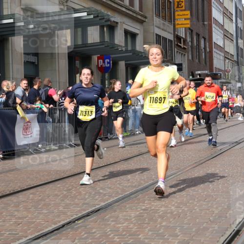 13.09.2026 - 21. swb-Marathon Bremen Strokosch-Dieckow http://msf.ph/oto/10330737 13.09.2026 11:02:51 Ziel 10092, 10150, 10185, 10195, 10237, 10528, 10531, 10598, 10715, 10724, 10727, 10731, 10959, 11070, 11095, 11313, 11493, 11676, 11697, 11830, 11836, 12068, 12184, 12185, 12214, 12421, 12432, 12448, 12483, 10190, 10296, 10633, 10783, 10945, 10954, 10955, 10985, 11096, 11107, 11261, 11508, 11526, 11554, 11564, 11662, 11701, 11719, 11730, 11776, 11785, 11945, 12071, 12154, 12247, 12252, 12429, 12451, 12465, 12489 meine-sportfotos.de