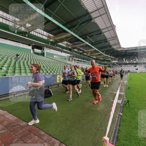 13.09.2026 - 21. swb-Marathon Bremen Michael Burmester http://msf.ph/oto/10330752 13.09.2026 13:36:33 Laufen im Stadion 444, 462, 491, 496, 590, 657, 756, 799, 1015, 1132, 1135, 1279, 1432, 1620, 1726, 1762, 1887, 1934, 1951, 1965, 1974, 1977, 2078, 2227, 2578, 2639, 2650, 2688, 2789, 2842, 2892, 2894, 2933, 2939, 3090, 3161, 3169, 3178, 3299, 3303, 3406, 3408, 3463, 3472, 3498, 3555, 3570, 3573, 3588, 3640, 3731, 3779, 3801, 3839, 3985, 3992, 3993, 4084, 4145, 4200, 4210, 4290, 4464, 4538, 4801, 4880, 4967, 5000, 5034, 5182, 5332, 5461, 5536, 5679, 5818 meine-sportfotos.de