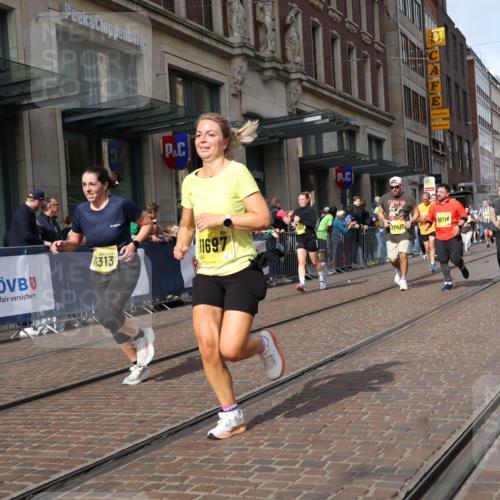 13.09.2026 - 21. swb-Marathon Bremen Strokosch-Dieckow http://msf.ph/oto/10330794 13.09.2026 11:02:53 Ziel 10092, 10150, 10185, 10195, 10237, 10528, 10531, 10598, 10715, 10724, 10727, 10731, 10959, 11070, 11095, 11313, 11493, 11676, 11830, 11836, 12068, 12184, 12185, 12214, 12421, 12432, 12448, 12483, 10190, 10296, 10633, 10783, 10945, 10954, 10955, 10985, 11096, 11107, 11261, 11313, 11554, 11564, 11662, 11697, 11701, 11719, 11730, 11776, 11785, 11945, 12071, 12154, 12247, 12252, 12429, 12448, 12451, 12465, 12489 meine-sportfotos.de
