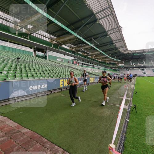 13.09.2026 - 21. swb-Marathon Bremen Michael Burmester http://msf.ph/oto/10330820 13.09.2026 13:36:42 Laufen im Stadion 421, 444, 491, 590, 657, 756, 799, 1015, 1132, 1135, 1279, 1432, 1620, 1726, 1734, 1762, 1887, 1934, 1951, 1974, 1977, 2060, 2078, 2227, 2578, 2639, 2650, 2688, 2789, 2842, 2892, 2933, 2939, 3090, 3161, 3169, 3178, 3299, 3303, 3406, 3408, 3427, 3463, 3472, 3498, 3499, 3555, 3570, 3573, 3588, 3640, 3731, 3779, 3801, 3839, 3985, 3992, 3993, 4084, 4145, 4200, 4210, 4290, 4416, 4464, 4538, 4801, 4845, 4880, 4967, 5000, 5034, 5182, 5332, 5461, 5536, 5679, 5818 meine-sportfotos.de