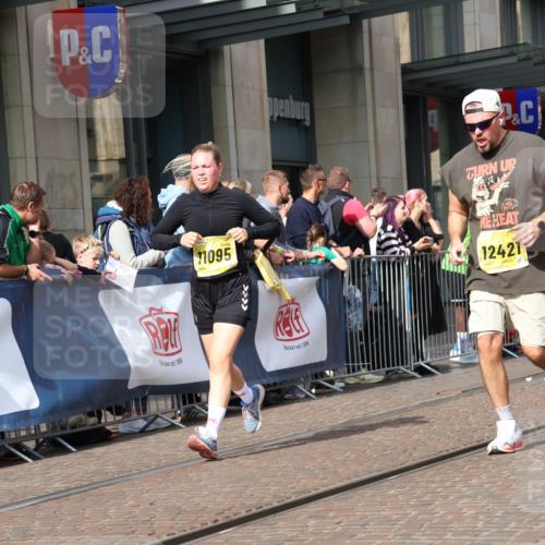 13.09.2026 - 21. swb-Marathon Bremen Strokosch-Dieckow http://msf.ph/oto/10330832 13.09.2026 11:02:54 Ziel 10092, 10150, 10185, 10195, 10237, 10309, 10528, 10531, 10598, 10715, 10724, 10727, 10731, 10904, 10959, 11070, 11095, 11493, 11676, 11830, 11836, 12068, 12184, 12185, 12214, 12421, 12432, 12483, 12611, 10190, 10296, 10633, 10731, 10783, 10945, 10954, 10955, 10985, 11096, 11107, 11261, 11313, 11564, 11662, 11697, 11701, 11719, 11730, 11776, 11785, 11945, 12071, 12154, 12247, 12429, 12448, 12451, 12465 meine-sportfotos.de