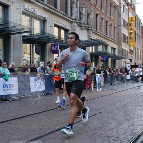 13.09.2026 - 21. swb-Marathon Bremen Strokosch-Dieckow http://msf.ph/oto/10330834 13.09.2026 13:22:21 Ziel 388, 913, 1933, 2402, 2481, 2771, 2806, 3855, 4483, 4697, 6707, 6737, 6792, 6891, 7586, 8547, 8551, 8694, 9090, 9510, 148, 1601, 1645, 2499, 3021, 3652, 4204, 4211, 6621, 7625, 7917, 8447, 8452, 8574, 8924, 9668, 9839 meine-sportfotos.de