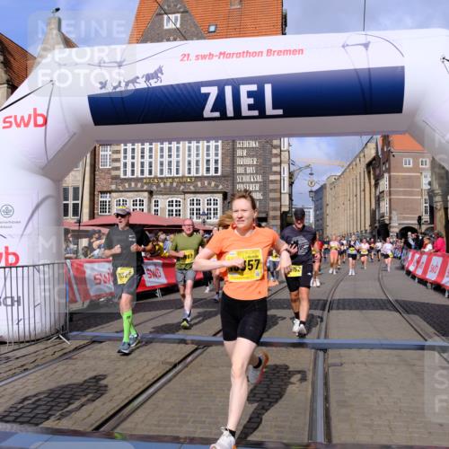 13.09.2026 - 21. swb-Marathon Bremen Tim E. http://msf.ph/oto/10330841 13.09.2026 11:04:08 Ziel 10090, 10091, 10152, 10327, 10357, 10403, 10429, 10607, 10659, 10720, 10796, 10918, 10950, 11149, 11319, 11325, 11451, 11470, 11471, 11511, 11595, 11618, 11868, 11967, 12260, 12392, 12433, 12504 meine-sportfotos.de