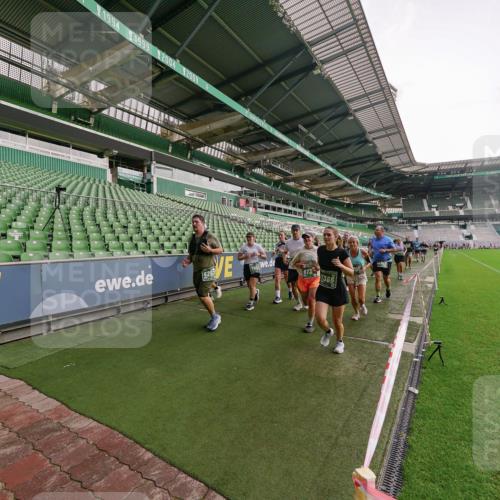 13.09.2026 - 21. swb-Marathon Bremen Michael Burmester http://msf.ph/oto/10330857 13.09.2026 13:36:48 Laufen im Stadion 421, 444, 491, 590, 657, 756, 799, 1015, 1132, 1135, 1279, 1432, 1620, 1726, 1734, 1762, 1887, 1934, 1951, 1974, 1977, 2060, 2078, 2227, 2578, 2639, 2688, 2789, 2842, 2892, 2933, 2939, 3090, 3161, 3169, 3178, 3299, 3303, 3408, 3427, 3463, 3472, 3498, 3499, 3555, 3570, 3573, 3588, 3640, 3731, 3779, 3801, 3839, 3985, 3992, 3993, 4084, 4145, 4200, 4210, 4290, 4416, 4464, 4538, 4801, 4845, 4880, 5000, 5034, 5145, 5182, 5210, 5332, 5461, 5536, 5679, 5818 meine-sportfotos.de