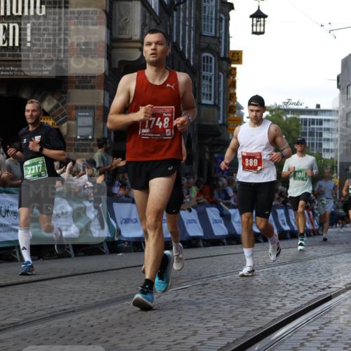 13.09.2026 - 21. swb-Marathon Bremen Strokosch-Dieckow http://msf.ph/oto/10330862 13.09.2026 13:15:16 Ziel 615, 616, 889, 1510, 1748, 2383, 3057, 3175, 3206, 3504, 3717, 4226, 4569, 4968, 5294, 5298, 5315, 5417, 5471, 5649, 5796, 6351, 6379, 6404, 6472, 6521, 6528, 6717, 7190, 8238, 8409, 9363, 9523, 9797, 13141, 3743, 4646, 4663, 6011, 6526, 7291, 7346, 7717, 7730, 7992, 8086, 8254, 8255 meine-sportfotos.de