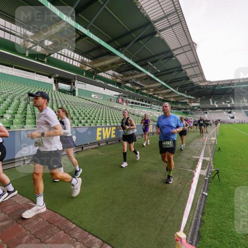 13.09.2026 - 21. swb-Marathon Bremen Michael Burmester http://msf.ph/oto/10330879 13.09.2026 13:36:50 Laufen im Stadion 421, 444, 491, 590, 657, 756, 799, 1015, 1132, 1135, 1279, 1432, 1620, 1726, 1734, 1762, 1887, 1934, 1951, 1974, 1977, 2060, 2078, 2227, 2578, 2639, 2688, 2789, 2842, 2892, 2933, 2939, 3161, 3169, 3178, 3299, 3303, 3408, 3427, 3463, 3472, 3498, 3499, 3555, 3570, 3573, 3588, 3640, 3731, 3779, 3801, 3839, 3985, 3992, 3993, 4084, 4145, 4200, 4210, 4252, 4290, 4416, 4464, 4538, 4801, 4845, 4880, 5000, 5034, 5145, 5182, 5210, 5332, 5461, 5536, 5679, 5818 meine-sportfotos.de