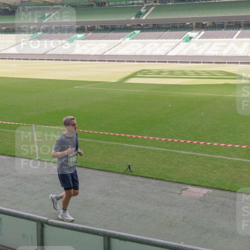 13.09.2026 - 21. swb-Marathon Bremen Michael Burmester http://msf.ph/oto/10330908 13.09.2026 13:02:32 Laufen im Stadion 150, 282, 440, 531, 722, 762, 930, 936, 940, 946, 1006, 1014, 1067, 1163, 1250, 1436, 1448, 1460, 1582, 1611, 1896, 2033, 2047, 2062, 2276, 2292, 2345, 2364, 2370, 2378, 2421, 2491, 2513, 2638, 2666, 2668, 2779, 2900, 2987, 3013, 3044, 3114, 3135, 3163, 3164, 3187, 3248, 3258, 3294, 3334, 3360, 3372, 3374, 3375, 3392, 3460, 3496, 3526, 3527, 3576, 3585, 3603, 3667, 3721, 3806, 3852, 3893, 3938, 3970, 3983, 4000, 4077, 4133, 4506, 4558 meine-sportfotos.de