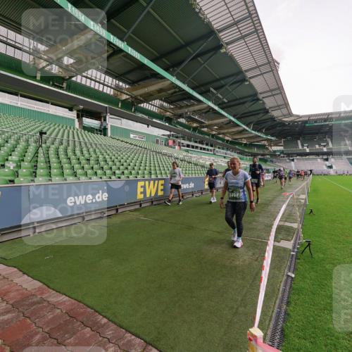 13.09.2026 - 21. swb-Marathon Bremen Michael Burmester http://msf.ph/oto/10331016 13.09.2026 13:37:12 Laufen im Stadion 360, 410, 421, 444, 491, 590, 756, 799, 971, 1015, 1132, 1135, 1279, 1432, 1620, 1734, 1762, 1887, 1934, 1951, 2060, 2078, 2227, 2639, 2688, 2772, 2842, 2892, 2933, 2939, 3161, 3169, 3178, 3299, 3303, 3408, 3427, 3463, 3498, 3499, 3570, 3573, 3588, 3640, 3646, 3731, 3779, 3839, 3919, 3985, 3992, 3993, 4084, 4145, 4210, 4252, 4416, 4464, 4538, 4801, 4845, 4939, 5034, 5145, 5166, 5182, 5210, 5332, 5461, 5536, 5679 meine-sportfotos.de