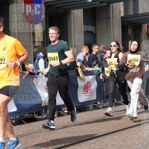 13.09.2026 - 21. swb-Marathon Bremen Strokosch-Dieckow http://msf.ph/oto/10331020 13.09.2026 11:02:57 Ziel 10092, 10150, 10185, 10187, 10195, 10237, 10309, 10528, 10531, 10598, 10715, 10724, 10727, 10904, 10959, 11070, 11095, 11493, 11598, 11676, 11773, 11830, 11836, 12068, 12184, 12185, 12214, 12421, 12432, 12483, 12611, 10185, 10190, 10296, 10633, 10731, 10783, 10945, 10954, 10955, 10985, 11096, 11107, 11261, 11313, 11564, 11662, 11697, 11701, 11719, 11730, 11776, 11785, 12071, 12154, 12247, 12429, 12448, 12451, 12465 meine-sportfotos.de