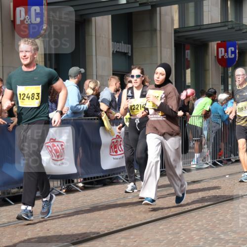 13.09.2026 - 21. swb-Marathon Bremen Strokosch-Dieckow http://msf.ph/oto/10331034 13.09.2026 11:02:58 Ziel 10092, 10150, 10187, 10195, 10237, 10309, 10528, 10531, 10598, 10715, 10724, 10727, 10904, 10959, 11070, 11095, 11493, 11598, 11676, 11773, 11830, 11836, 12068, 12184, 12185, 12214, 12421, 12432, 12483, 12611, 10185, 10190, 10296, 10633, 10731, 10783, 10945, 10954, 10955, 10985, 11095, 11096, 11107, 11261, 11313, 11564, 11697, 11701, 11719, 11730, 11776, 11785, 12071, 12154, 12247, 12429, 12448, 12451, 12465 meine-sportfotos.de