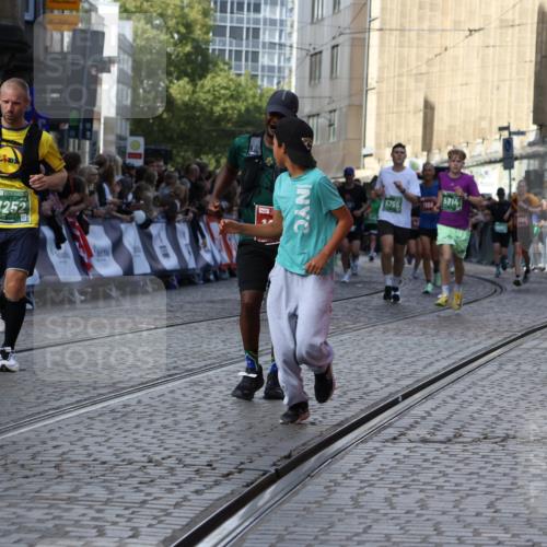 13.09.2026 - 21. swb-Marathon Bremen Strokosch-Dieckow http://msf.ph/oto/10331070 13.09.2026 13:25:23 Ziel 972, 1080, 1166, 1264, 1436, 1448, 2322, 2761, 3105, 4091, 4113, 4507, 4918, 4973, 6079, 6360, 6544, 6943, 7409, 7854, 8245, 9073, 9152, 9360, 9493, 13088, 191, 209, 1650, 3124, 3186, 3806, 4717, 5703, 5755, 5814, 7252, 8545, 8597, 8695, 8890, 9468, 9506 meine-sportfotos.de