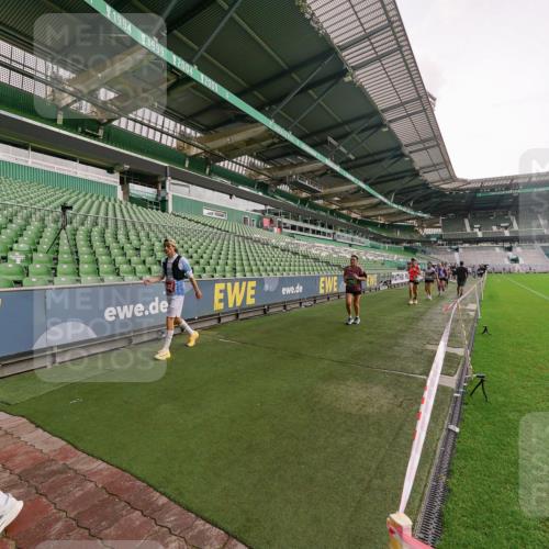 13.09.2026 - 21. swb-Marathon Bremen Michael Burmester http://msf.ph/oto/10331077 13.09.2026 13:37:23 Laufen im Stadion 144, 284, 360, 410, 421, 444, 491, 590, 756, 799, 848, 971, 1015, 1132, 1135, 1279, 1620, 1734, 1762, 1887, 1934, 1951, 2060, 2078, 2227, 2639, 2688, 2772, 2842, 2892, 2939, 3161, 3169, 3178, 3299, 3303, 3408, 3427, 3463, 3498, 3499, 3570, 3573, 3640, 3646, 3731, 3779, 3839, 3919, 3985, 3992, 3993, 4084, 4145, 4210, 4252, 4314, 4416, 4464, 4538, 4767, 4801, 4845, 4939, 5034, 5145, 5166, 5182, 5210, 5332, 5461, 5536, 5679, 170 meine-sportfotos.de