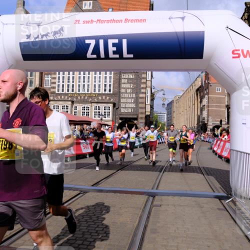 13.09.2026 - 21. swb-Marathon Bremen Tim E. http://msf.ph/oto/10331173 13.09.2026 11:04:21 Ziel 10152, 10390, 10403, 10516, 10607, 10659, 10671, 10672, 10720, 10726, 10912, 10913, 10918, 11149, 11221, 11318, 11319, 11470, 11471, 11511, 11539, 11618, 11726, 11909, 11967, 12001, 12103, 12113, 12140, 12260, 12276, 12392, 12433, 12504 meine-sportfotos.de