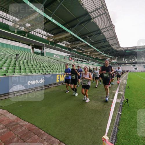 13.09.2026 - 21. swb-Marathon Bremen Michael Burmester http://msf.ph/oto/10331188 13.09.2026 13:37:41 Laufen im Stadion 144, 284, 360, 398, 410, 421, 444, 590, 756, 799, 848, 971, 983, 1132, 1135, 1279, 1620, 1734, 1762, 1887, 1951, 2060, 2078, 2227, 2376, 2639, 2642, 2687, 2772, 2842, 2892, 2925, 2926, 2939, 3178, 3299, 3303, 3383, 3384, 3408, 3427, 3499, 3570, 3640, 3646, 3731, 3779, 3839, 3919, 3985, 3992, 3993, 4084, 4147, 4148, 4210, 4252, 4314, 4416, 4464, 4538, 4767, 4801, 4845, 4863, 4939, 5034, 5138, 5145, 5166, 5182, 5210, 5453, 5461, 5536, 5679, 6192, 6309, 170 meine-sportfotos.de