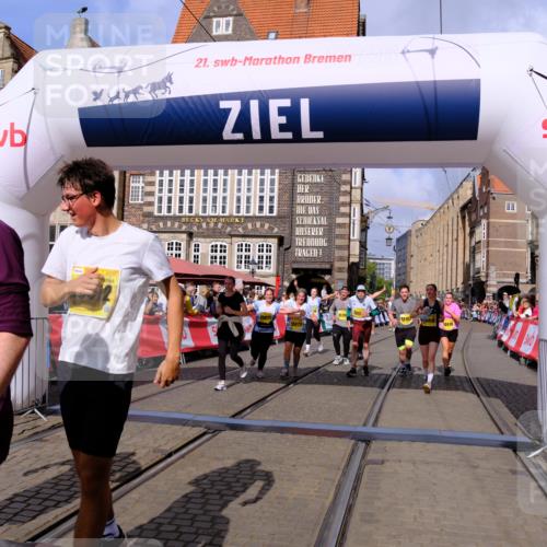13.09.2026 - 21. swb-Marathon Bremen Tim E. http://msf.ph/oto/10331209 13.09.2026 11:04:21 Ziel 10152, 10390, 10403, 10516, 10607, 10659, 10671, 10672, 10720, 10726, 10912, 10913, 10918, 11149, 11221, 11318, 11319, 11470, 11471, 11511, 11539, 11618, 11726, 11909, 11967, 12001, 12103, 12113, 12140, 12260, 12276, 12392, 12433, 12504 meine-sportfotos.de