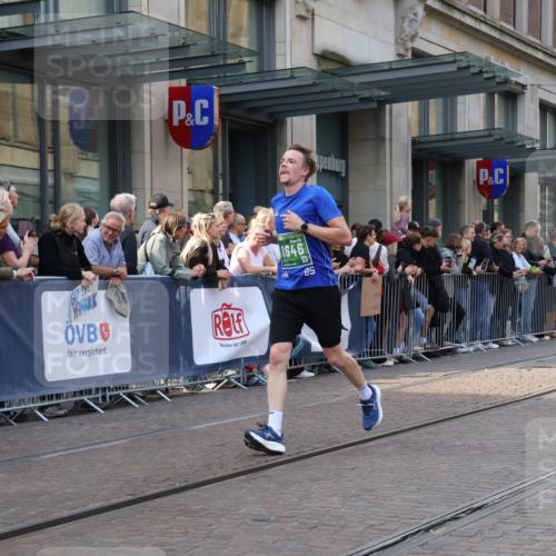 13.09.2026 - 21. swb-Marathon Bremen Strokosch-Dieckow http://msf.ph/oto/10331216 13.09.2026 13:22:34 Ziel 388, 913, 1935, 1963, 2040, 2402, 2771, 2806, 2914, 3098, 3145, 3233, 3560, 6707, 6737, 6792, 7909, 8377, 8551, 8646, 8671, 8672, 8819, 8820, 9090, 9510, 9921, 1933, 2481, 2499, 3855, 4204, 4211, 4483, 4697, 6621, 6891, 7586, 8447, 8547, 8574, 8694, 9668 meine-sportfotos.de