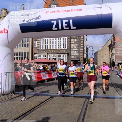13.09.2026 - 21. swb-Marathon Bremen Tim E. http://msf.ph/oto/10331219 13.09.2026 11:04:23 Ziel 10291, 10390, 10403, 10516, 10607, 10659, 10671, 10672, 10720, 10726, 10912, 10913, 11149, 11221, 11318, 11319, 11470, 11471, 11511, 11539, 11618, 11726, 11909, 12001, 12103, 12113, 12140, 12260, 12276, 12392, 12433 meine-sportfotos.de