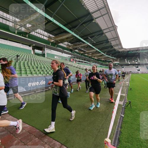 13.09.2026 - 21. swb-Marathon Bremen Michael Burmester http://msf.ph/oto/10331220 13.09.2026 13:37:44 Laufen im Stadion 144, 284, 360, 398, 410, 421, 444, 590, 756, 799, 848, 971, 983, 1132, 1135, 1279, 1620, 1734, 1762, 1951, 2060, 2078, 2119, 2227, 2376, 2639, 2642, 2687, 2772, 2842, 2892, 2925, 2926, 2939, 3299, 3303, 3383, 3384, 3408, 3427, 3499, 3570, 3640, 3646, 3731, 3779, 3839, 3919, 3985, 3992, 3993, 4084, 4147, 4148, 4210, 4252, 4314, 4416, 4538, 4767, 4770, 4801, 4845, 4863, 4939, 5034, 5138, 5145, 5166, 5182, 5210, 5453, 5461, 5536, 5679, 5708, 5711, 6192, 6309, 170 meine-sportfotos.de