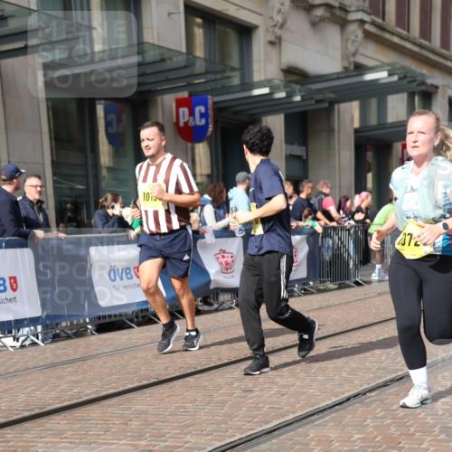 13.09.2026 - 21. swb-Marathon Bremen Strokosch-Dieckow http://msf.ph/oto/10331247 13.09.2026 11:03:02 Ziel 10092, 10150, 10187, 10195, 10237, 10309, 10528, 10531, 10598, 10724, 10727, 10904, 10959, 11070, 11211, 11411, 11493, 11598, 11676, 11773, 11830, 11836, 12068, 12184, 12185, 12214, 12611, 10185, 10190, 10296, 10633, 10715, 10731, 10783, 10945, 10954, 10955, 10985, 11095, 11096, 11107, 11313, 11564, 11697, 11701, 11719, 11730, 11776, 11785, 12071, 12247, 12421, 12432, 12448, 12451, 12465, 12483 meine-sportfotos.de