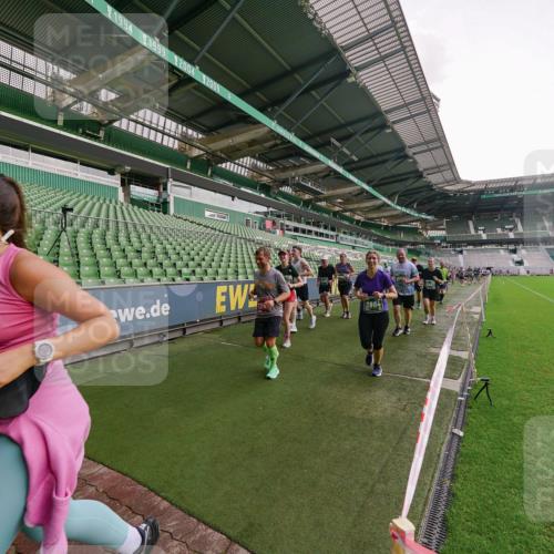 13.09.2026 - 21. swb-Marathon Bremen Michael Burmester http://msf.ph/oto/10331256 13.09.2026 13:37:47 Laufen im Stadion 144, 284, 360, 398, 410, 421, 444, 590, 756, 799, 848, 971, 983, 1132, 1135, 1279, 1620, 1734, 1762, 1951, 2060, 2078, 2119, 2227, 2376, 2639, 2642, 2687, 2772, 2842, 2892, 2925, 2926, 2939, 3299, 3303, 3383, 3384, 3408, 3427, 3499, 3570, 3640, 3646, 3731, 3779, 3839, 3919, 3985, 3992, 3993, 4084, 4147, 4148, 4210, 4252, 4314, 4416, 4538, 4767, 4770, 4801, 4845, 4863, 4939, 5138, 5145, 5166, 5182, 5210, 5453, 5461, 5536, 5679, 5708, 5711, 6192, 6309, 170 meine-sportfotos.de