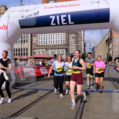 13.09.2026 - 21. swb-Marathon Bremen Tim E. http://msf.ph/oto/10331267 13.09.2026 11:04:23 Ziel 10291, 10390, 10403, 10516, 10607, 10659, 10671, 10672, 10720, 10726, 10912, 10913, 11149, 11221, 11318, 11319, 11470, 11471, 11511, 11539, 11618, 11726, 11909, 12001, 12103, 12113, 12140, 12260, 12276, 12392, 12433 meine-sportfotos.de