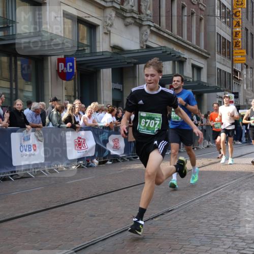 13.09.2026 - 21. swb-Marathon Bremen Strokosch-Dieckow http://msf.ph/oto/10331269 13.09.2026 13:22:35 Ziel 388, 913, 1809, 1935, 1963, 2040, 2367, 2402, 2771, 2806, 2914, 3098, 3145, 3233, 3560, 6707, 6737, 6792, 7909, 8377, 8551, 8646, 8671, 8672, 8819, 8820, 9090, 9510, 9921, 388, 1933, 2402, 2481, 2499, 3855, 4204, 4211, 4483, 4697, 6621, 6891, 7586, 8447, 8547, 8574, 8694, 9668 meine-sportfotos.de
