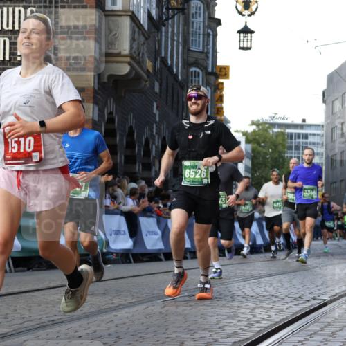 13.09.2026 - 21. swb-Marathon Bremen Strokosch-Dieckow http://msf.ph/oto/10331287 13.09.2026 13:15:26 Ziel 1510, 1664, 2383, 3357, 3504, 3717, 4111, 4382, 4992, 5003, 5149, 5294, 5298, 5385, 5417, 5471, 6351, 6379, 6521, 6528, 6717, 6773, 6902, 7190, 7432, 7497, 7515, 8238, 9253, 9338, 9363, 9483, 9797, 13137, 13139, 1033, 1445, 3346, 3536, 4212, 4653, 4663, 5533, 6162, 6515, 7203, 7291, 7992, 9029, 9391, 9475, 9777 meine-sportfotos.de