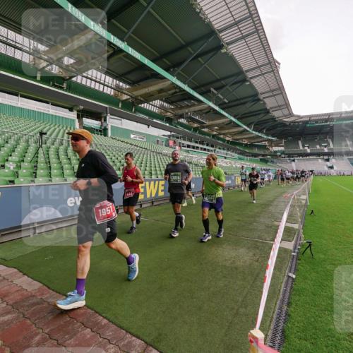 13.09.2026 - 21. swb-Marathon Bremen Michael Burmester http://msf.ph/oto/10331298 13.09.2026 13:37:52 Laufen im Stadion 144, 284, 360, 398, 410, 421, 444, 590, 756, 799, 848, 971, 983, 1132, 1135, 1279, 1620, 1734, 1762, 1951, 2060, 2078, 2119, 2227, 2376, 2639, 2642, 2687, 2772, 2842, 2892, 2925, 2926, 2939, 3299, 3303, 3383, 3384, 3408, 3427, 3499, 3646, 3731, 3779, 3919, 3992, 3993, 4084, 4147, 4148, 4210, 4252, 4314, 4416, 4538, 4767, 4770, 4801, 4845, 4863, 4939, 5138, 5145, 5166, 5182, 5210, 5453, 5536, 5666, 5679, 5708, 5711, 6192, 6309, 170 meine-sportfotos.de