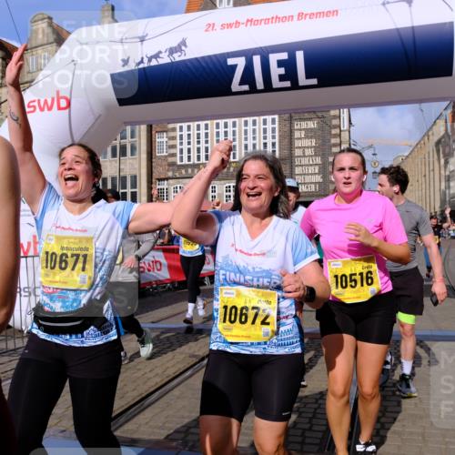 13.09.2026 - 21. swb-Marathon Bremen Tim E. http://msf.ph/oto/10331399 13.09.2026 11:04:24 Ziel 10182, 10291, 10390, 10516, 10607, 10659, 10671, 10672, 10720, 10726, 10912, 10913, 11221, 11318, 11319, 11336, 11470, 11471, 11539, 11618, 11726, 11909, 12001, 12103, 12113, 12140, 12260, 12276, 12392, 12433 meine-sportfotos.de