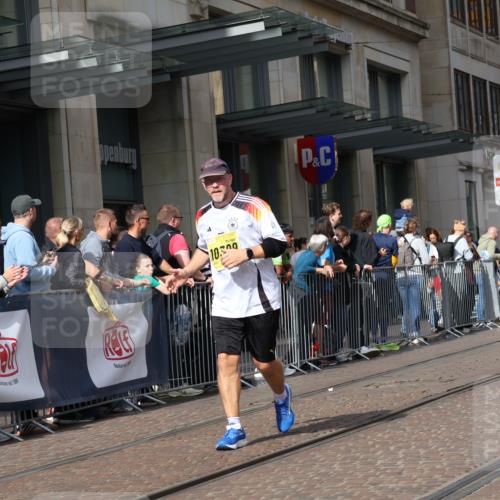 13.09.2026 - 21. swb-Marathon Bremen Strokosch-Dieckow http://msf.ph/oto/10331418 13.09.2026 11:03:08 Ziel 10092, 10150, 10187, 10237, 10309, 10420, 10724, 10902, 10904, 11211, 11411, 11598, 11655, 11746, 11773, 11830, 12068, 12184, 12185, 12611, 10185, 10195, 10296, 10528, 10531, 10598, 10633, 10715, 10727, 10731, 10954, 10955, 10959, 11070, 11095, 11107, 11313, 11493, 11564, 11676, 11697, 11719, 11730, 11785, 11836, 12071, 12214, 12247, 12421, 12432, 12448, 12465, 12483 meine-sportfotos.de