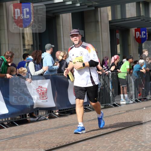 13.09.2026 - 21. swb-Marathon Bremen Strokosch-Dieckow http://msf.ph/oto/10331451 13.09.2026 11:03:09 Ziel 10092, 10150, 10187, 10237, 10309, 10420, 10569, 10724, 10902, 10904, 11211, 11411, 11598, 11655, 11746, 11773, 11830, 12068, 12074, 12184, 12185, 12611, 10185, 10195, 10528, 10531, 10598, 10715, 10727, 10731, 10954, 10955, 10959, 11070, 11095, 11107, 11313, 11493, 11564, 11676, 11697, 11730, 11785, 11836, 12071, 12214, 12247, 12421, 12432, 12448, 12465, 12483 meine-sportfotos.de