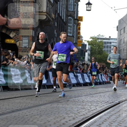 13.09.2026 - 21. swb-Marathon Bremen Strokosch-Dieckow http://msf.ph/oto/10331463 13.09.2026 13:15:29 Ziel 1510, 1664, 2383, 3357, 3504, 3717, 3743, 4111, 4382, 4992, 5003, 5149, 5294, 5298, 5385, 5417, 6351, 6521, 6717, 6773, 6902, 7190, 7432, 7497, 7515, 7717, 7730, 8238, 9253, 9338, 9363, 9483, 13137, 13139, 1033, 1445, 3346, 3536, 3836, 3991, 4212, 4573, 4653, 5533, 5588, 6162, 6515, 7203, 7992, 9029, 9391, 9475, 9777, 13249 meine-sportfotos.de