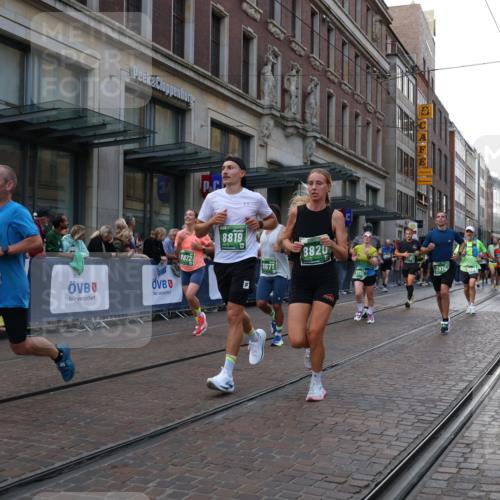 13.09.2026 - 21. swb-Marathon Bremen Strokosch-Dieckow http://msf.ph/oto/10331508 13.09.2026 13:22:45 Ziel 1809, 1900, 1935, 1963, 2040, 2306, 2367, 2827, 2914, 2961, 3098, 3145, 3233, 3374, 3560, 3729, 3920, 5114, 6737, 7909, 8231, 8304, 8377, 8646, 8671, 8672, 8732, 8787, 8819, 8820, 9827, 9921, 388, 913, 1933, 2402, 2481, 2771, 2806, 3855, 4483, 4697, 6707, 6792, 6891, 7586, 8547, 8551, 8694, 9090, 9510 meine-sportfotos.de
