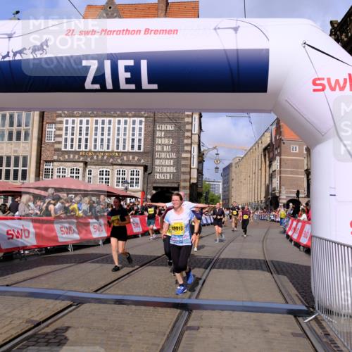 13.09.2026 - 21. swb-Marathon Bremen Tim E. http://msf.ph/oto/10331579 13.09.2026 11:04:35 Ziel 10182, 10245, 10291, 10390, 10516, 10526, 10613, 10671, 10672, 11214, 11215, 11221, 11248, 11336, 11410, 11539, 11720, 11726, 11740, 12001, 12009, 12103, 12113, 12276, 12929 meine-sportfotos.de