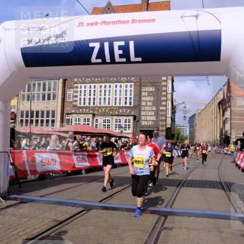 13.09.2026 - 21. swb-Marathon Bremen Tim E. http://msf.ph/oto/10331612 13.09.2026 11:04:35 Ziel 10182, 10245, 10291, 10390, 10516, 10526, 10613, 10671, 10672, 11214, 11215, 11221, 11248, 11336, 11410, 11539, 11720, 11726, 11740, 12001, 12009, 12103, 12113, 12276, 12929 meine-sportfotos.de
