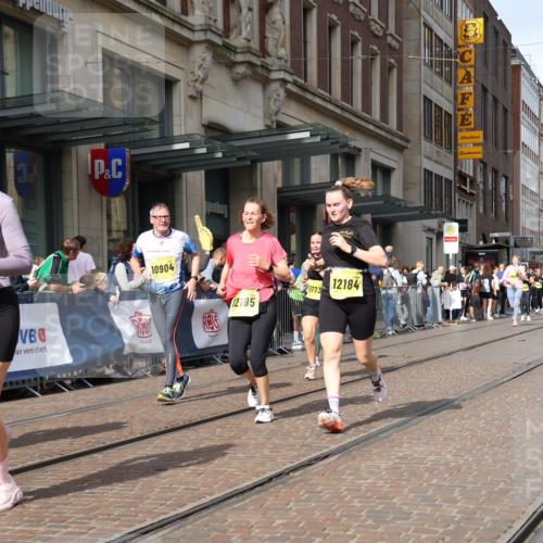 13.09.2026 - 21. swb-Marathon Bremen Strokosch-Dieckow http://msf.ph/oto/10331772 13.09.2026 11:03:16 Ziel 10090, 10091, 10187, 10309, 10327, 10420, 10569, 10902, 10904, 10950, 11211, 11411, 11595, 11598, 11655, 11746, 11773, 11868, 12074, 12184, 12185, 12611, 10092, 10150, 10185, 10195, 10237, 10528, 10531, 10598, 10715, 10724, 10727, 10731, 10959, 11070, 11095, 11313, 11493, 11676, 11697, 11830, 11836, 12068, 12184, 12185, 12214, 12421, 12432, 12448, 12483 meine-sportfotos.de