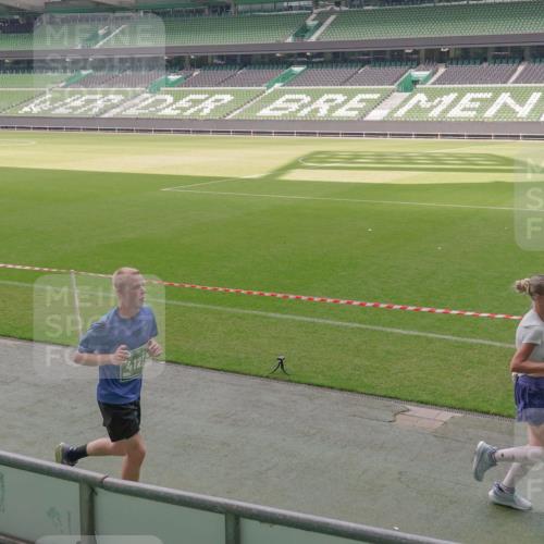 13.09.2026 - 21. swb-Marathon Bremen Michael Burmester http://msf.ph/oto/10331802 13.09.2026 13:03:34 Laufen im Stadion 209, 210, 488, 534, 596, 722, 725, 762, 881, 936, 940, 1014, 1250, 1343, 1458, 1460, 1479, 1611, 1649, 1653, 1771, 2223, 2276, 2345, 2364, 2369, 2378, 2421, 2434, 2513, 2625, 2666, 2668, 2779, 2851, 2891, 2900, 2934, 2977, 3028, 3114, 3135, 3163, 3164, 3258, 3360, 3402, 3425, 3454, 3460, 3496, 3510, 3521, 3576, 3579, 3585, 3597, 3603, 3618, 3721, 3796, 3846, 3852, 3859, 3893, 3938, 3970, 3983, 4000, 4077, 4133, 4506, 4558, 242 meine-sportfotos.de